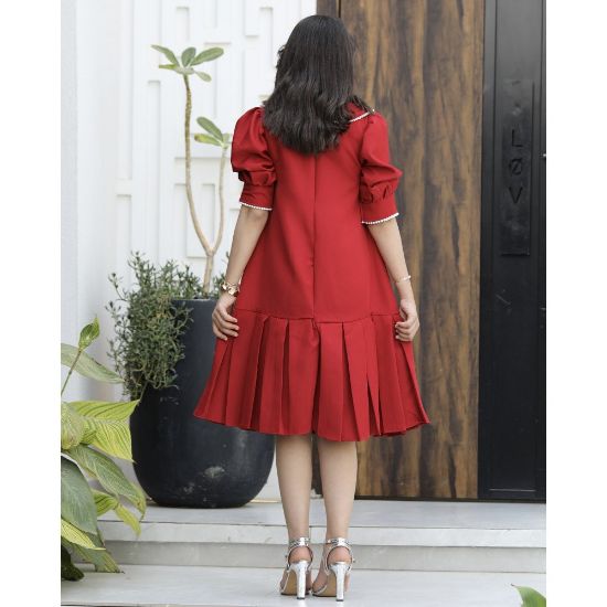 صورة فستان بناتي أحمر مرصع باللؤلؤ وكشكشة سفلية | ألوان (أحمر، عودي، ليموني) - 1174